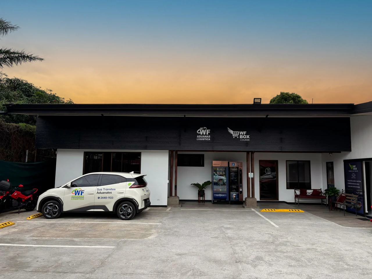 Fachada de las oficinas de WF Aduanas en Alajuela, Costa Rica